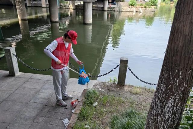 於松根孙子参与巡河 图片