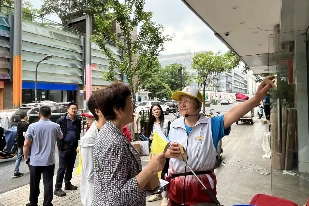 小营街道“多彩公益圈”银龄志愿者 图片