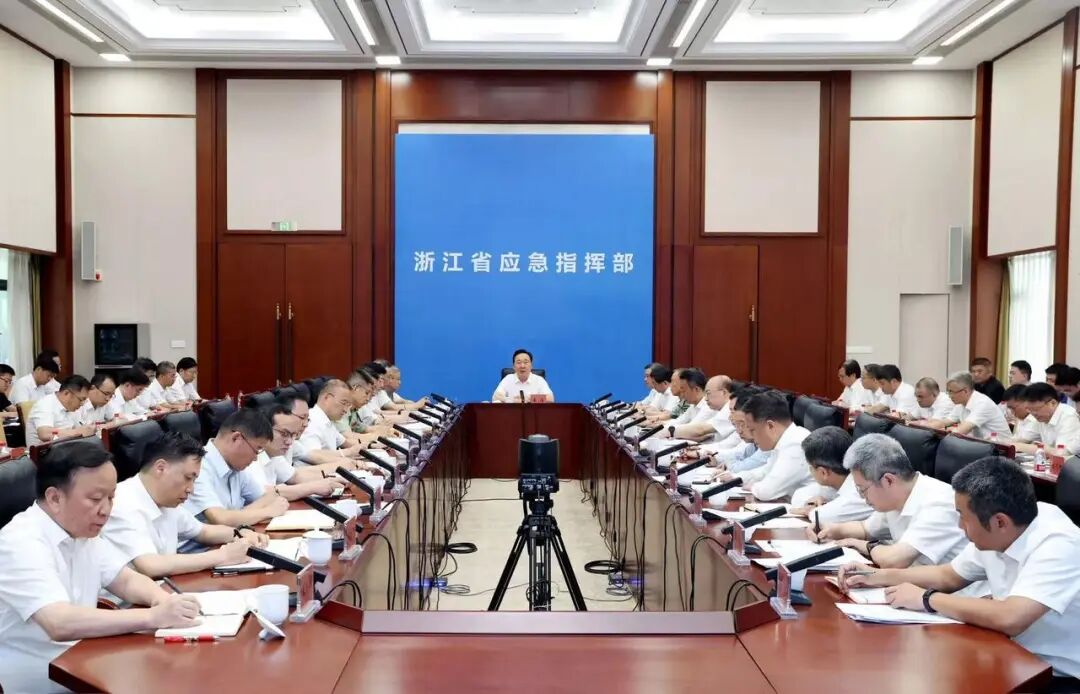 8月10日,省委、省政府召开全省防御应对13号台风“白海豚”工作视频会议,省委书记王浩主持并讲话。